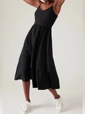 Athleta Elation V-Neck Hybrid Dress Black size M